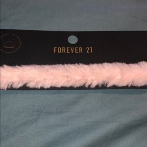 ✨Furry Pink Choker✨